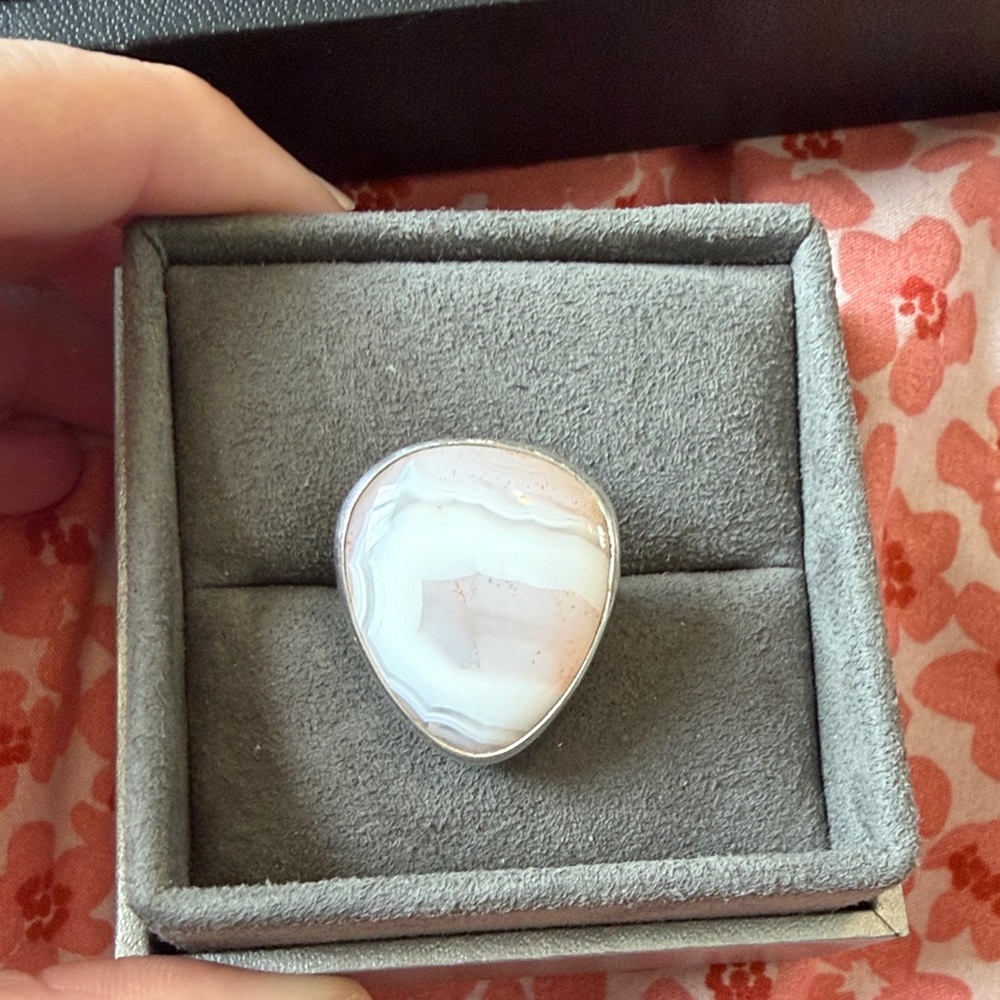 Elegant Agate Ring
